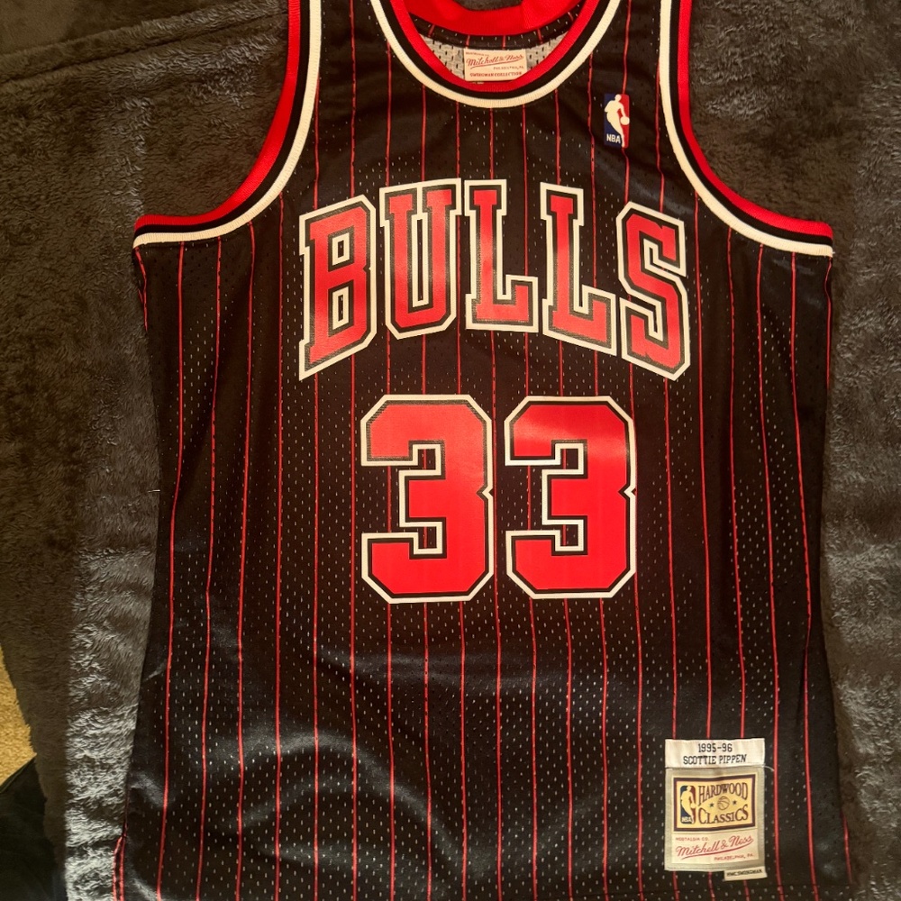 Mitchell & Ness Scottie Pippen Jersey
